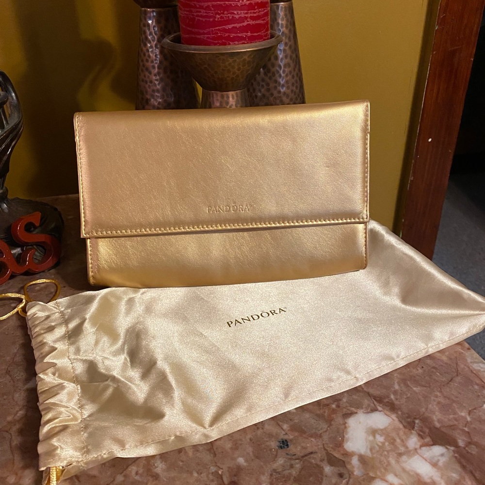 Pandora Clutch